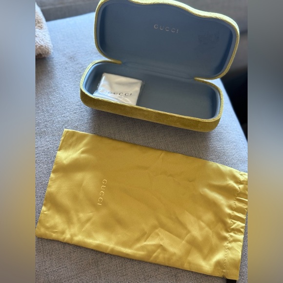 Authentic Gucci Black Sunglasses w/Gold Accents- NWOT! Perfect condition GG0036S - Picture 9 of 11